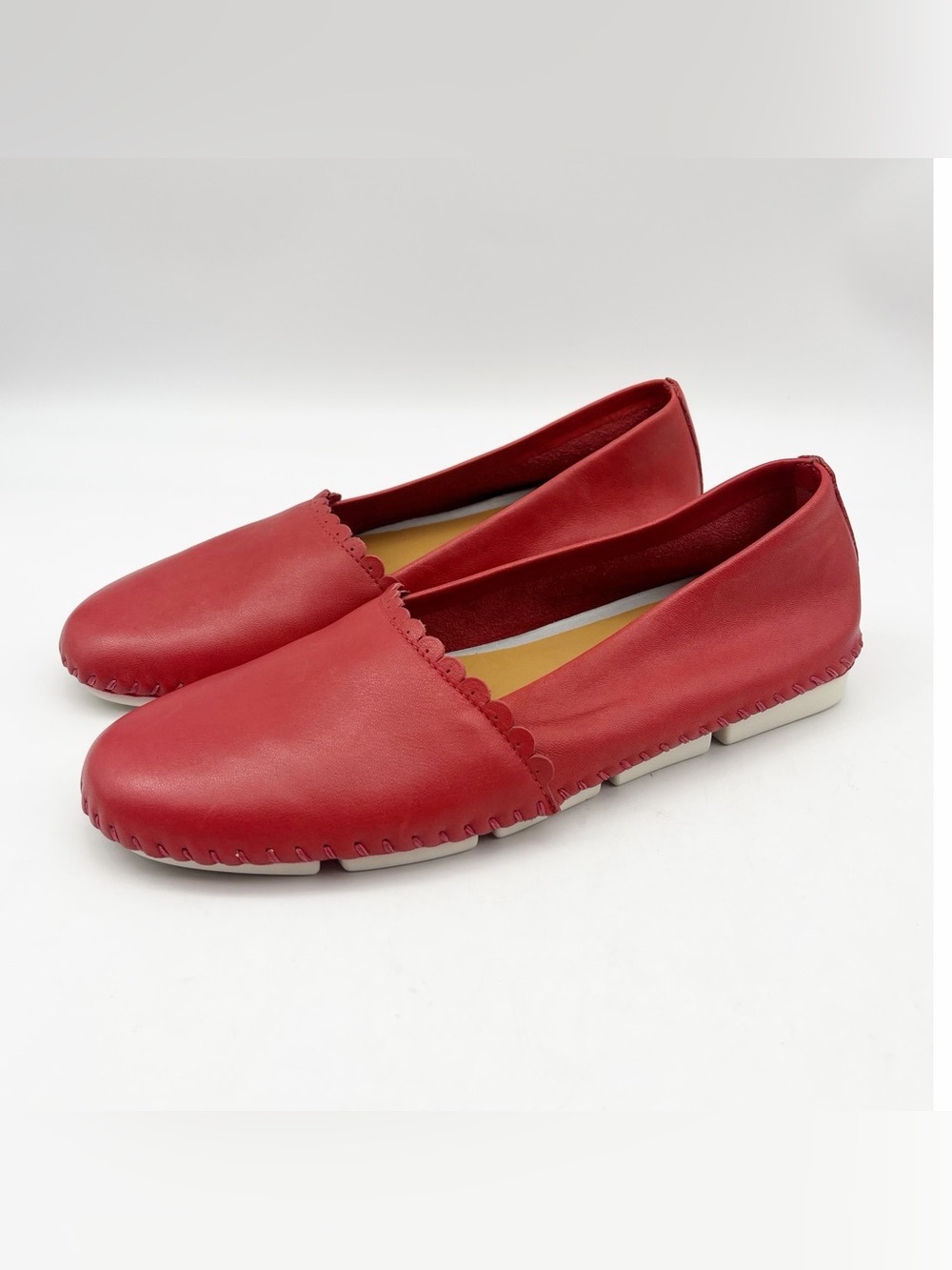 Women's Red Scalloped-Trim Slip-On Leather Flats
